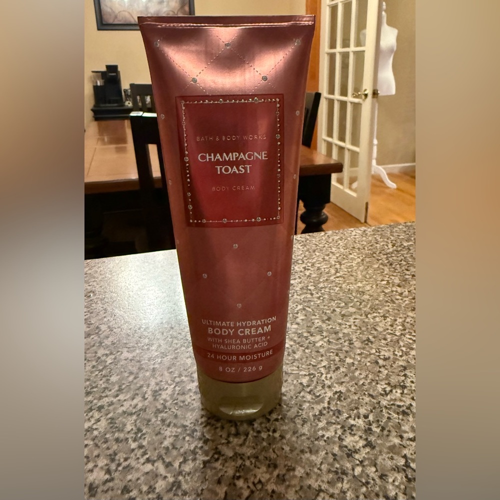 Bath & Body Works Champagne Toast Body Cream NWT - Picture 3 of 5